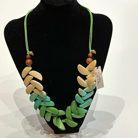 NWT DECOUTURE Beaded Statement Necklace - Picture 1 of 7